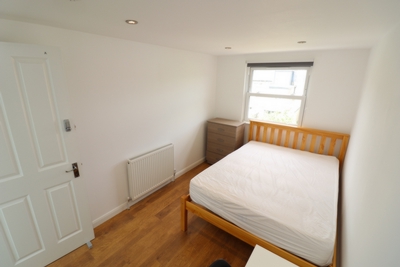 Double room - Single use to rent in Bollo Bridge Road, South Acton, London, W3