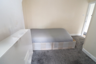 Double room - Single use to rent in Leigham Vale, Streatham, London, SW16