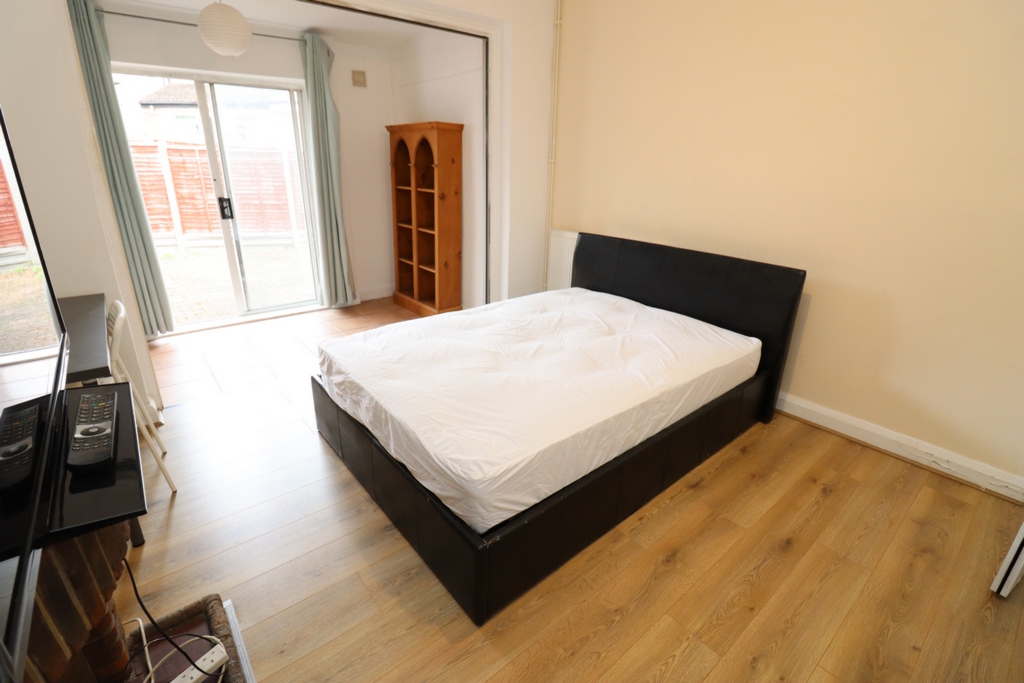 Double room - Single use to rent in Streatham, London, SW16