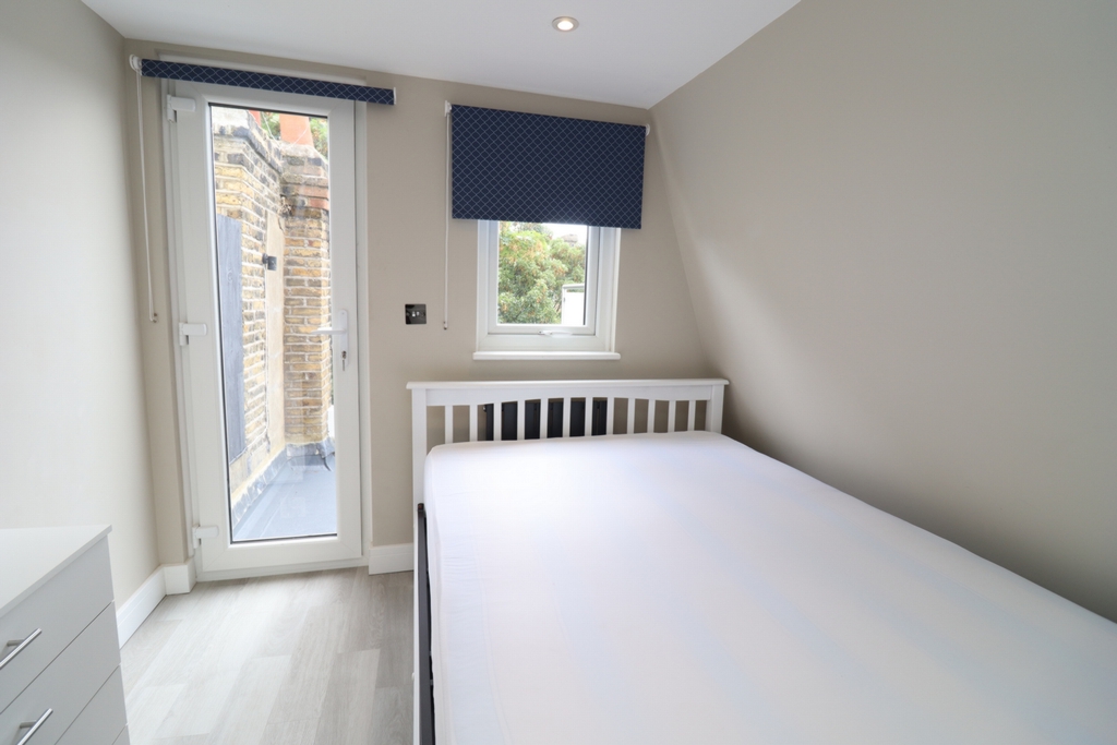 Double room - Single use to rent in Walworth, London, SE17