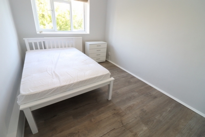 Double room - Single use to rent in Maple Avenue, Acton Central, London, W3