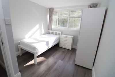 Single Room to rent in Haddon Court,Trinity Way, Acton Central, London, W3