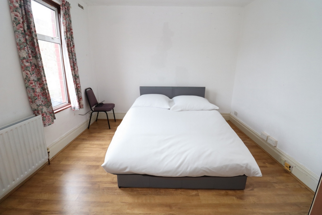 Double room - Single use to rent in Charlton, London, SE7