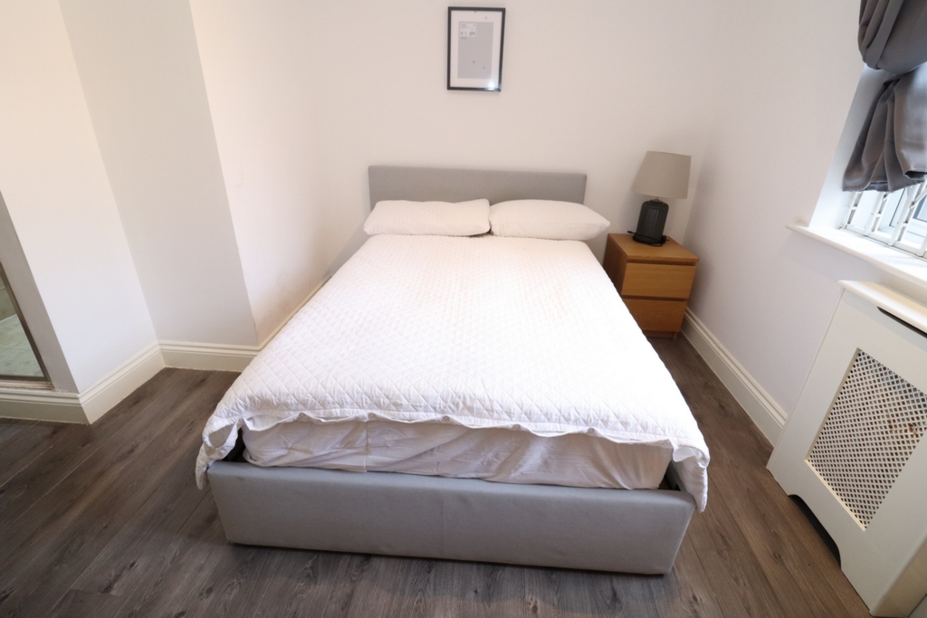 Ensuite Single Room to rent in Swiss Cottage, London, NW3