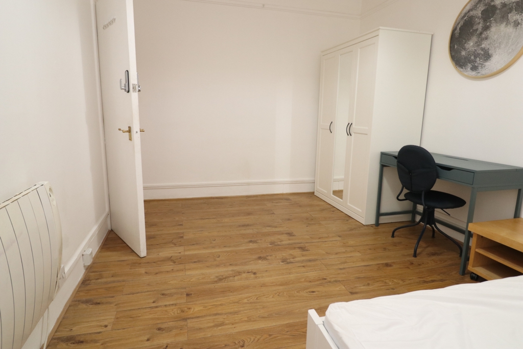 Double room - Single use to rent in Maida Vale, London, NW8