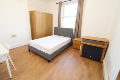 Double room - Single use to rent in Clitherow Court, Boston Manor Road, Brentford, London, TW8