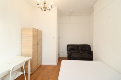 Double room - Single use to rent in Clitherow Court, Boston Manor Road, Brentford, London, TW8