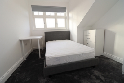 Double room - Single use to rent in Abbey Road, Bush Hill Park, London, EN1