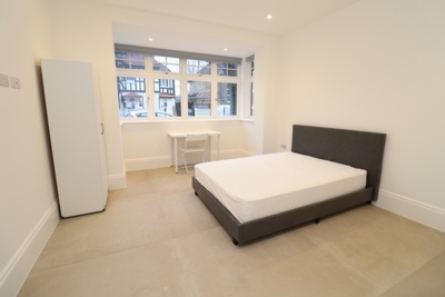 Double Room to rent in Abbey Road, Bush Hill Park, London, EN1