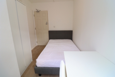 Double room - Single use to rent in Willesden Lane, Brondesbury Park, London, NW6