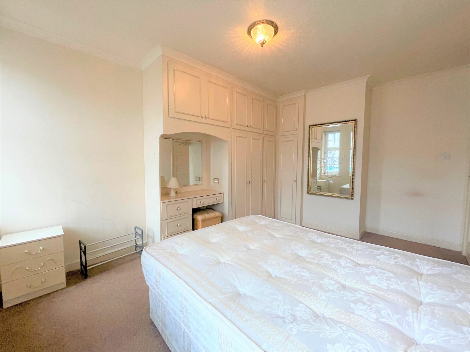 2 bedrooms flat, 28a Falloden Way East Finchley London